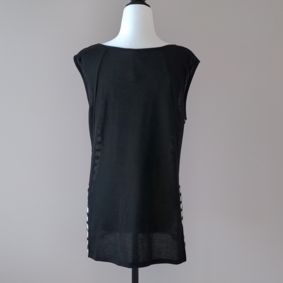 ✨3/$40 - Knit Detail Tank Top - Picture 4 of 4